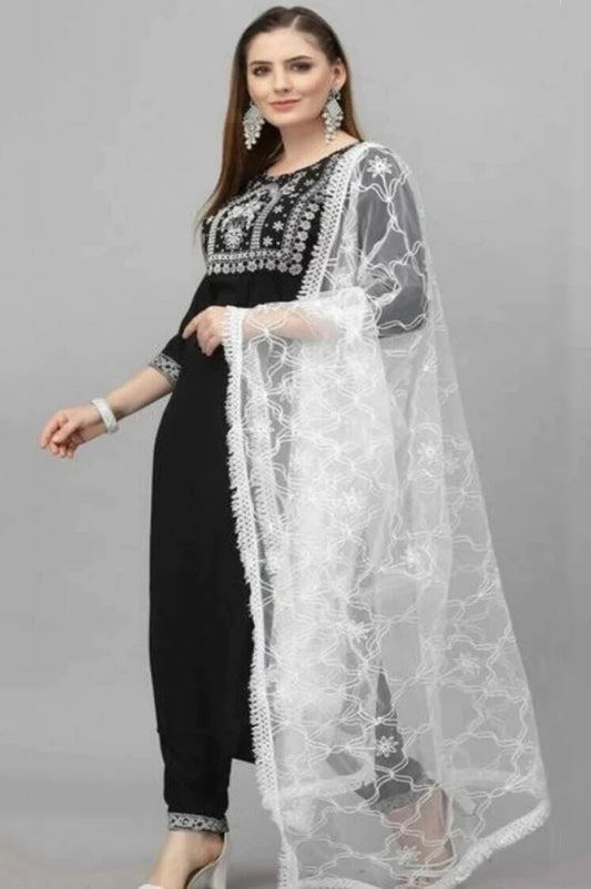 Women Black Cotton Blend Kurta And Pant Set