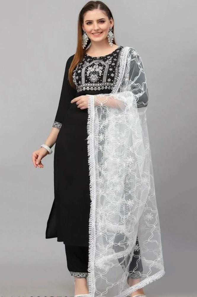 Women Black Cotton Blend Kurta And Pant Set