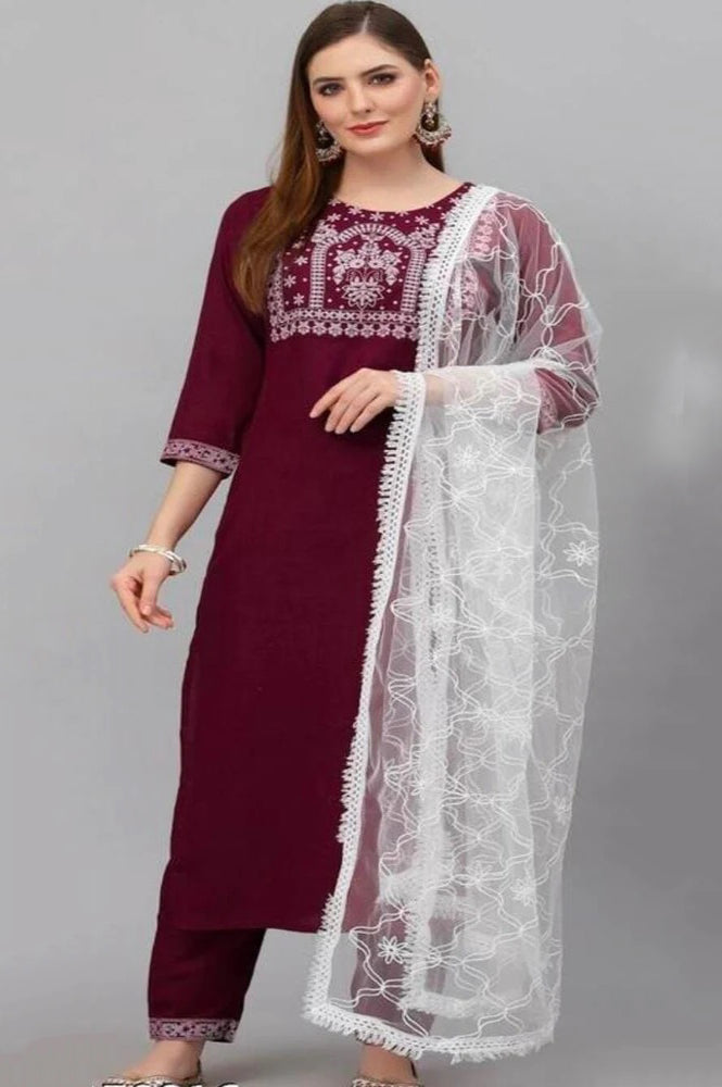 Women Black Cotton Blend Kurta And Pant Set