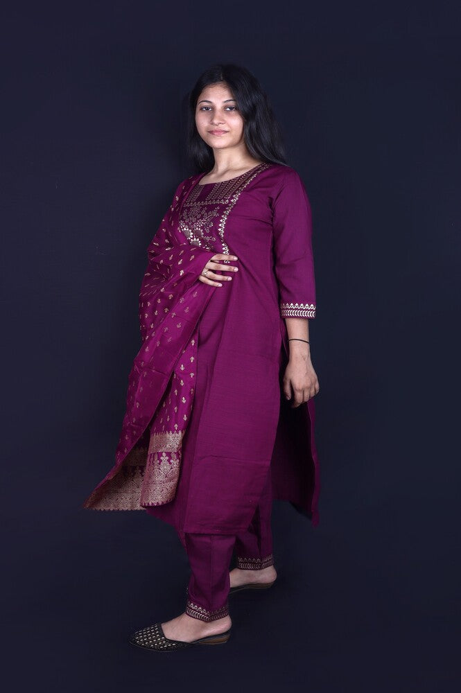 Maroon Viscose Rayon Kurta. Pant And Dupatta Set N