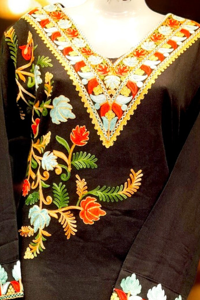 Handcrafted Kashmiri Embroidered Phiran