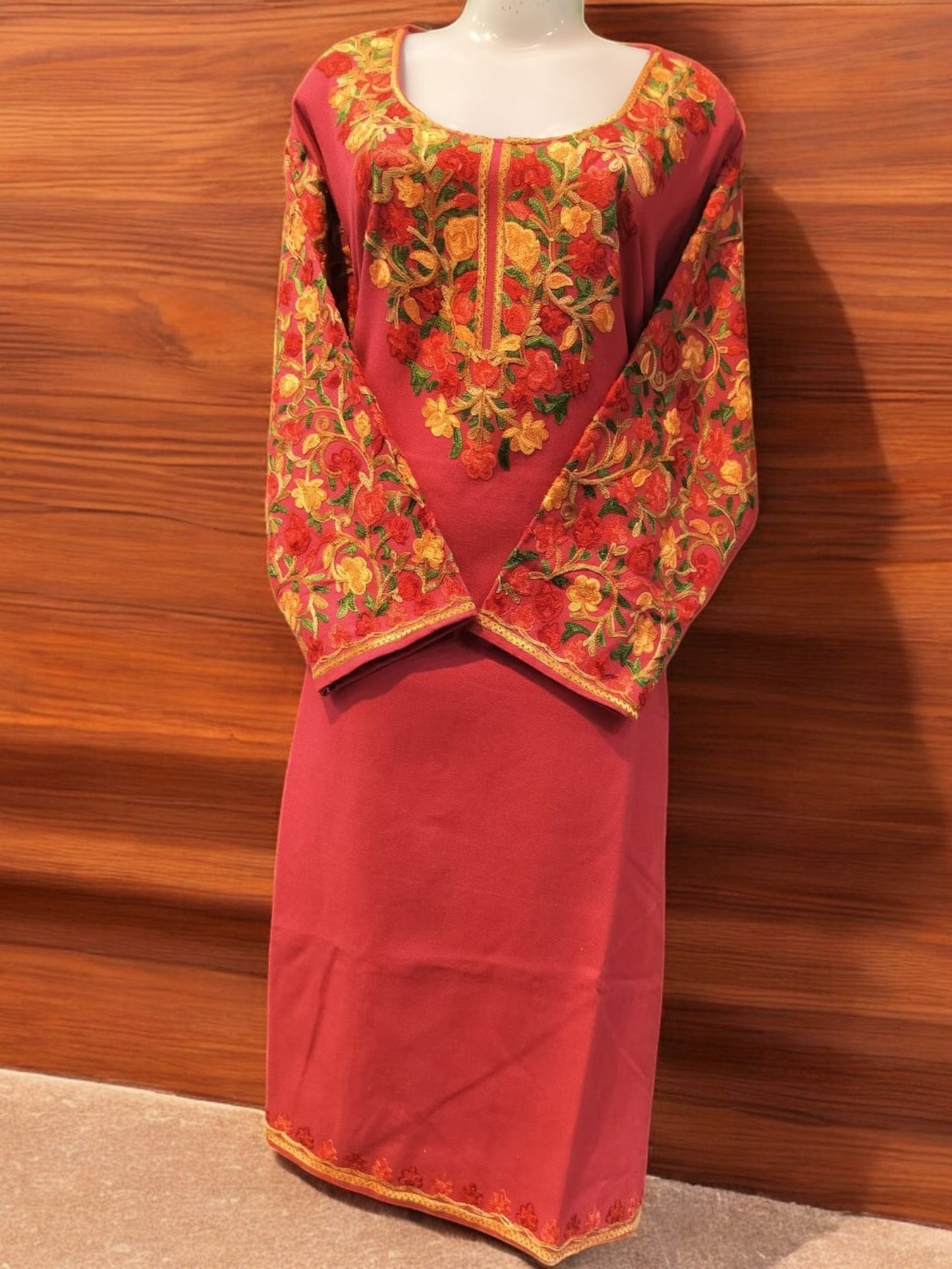 Traditional Kashmiri Pihran with Beautiful Handwork