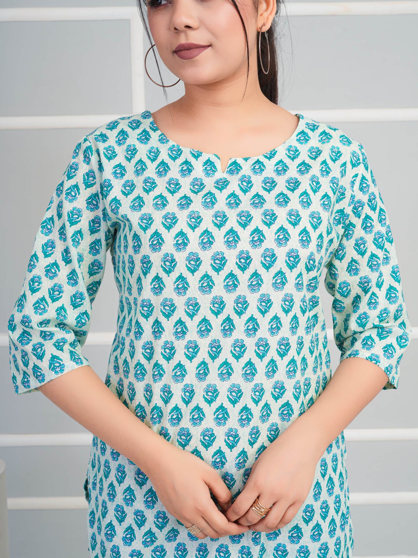 REET MAHAL WOMEN PRINTED PURE COTTON STRAIGHT KURTI