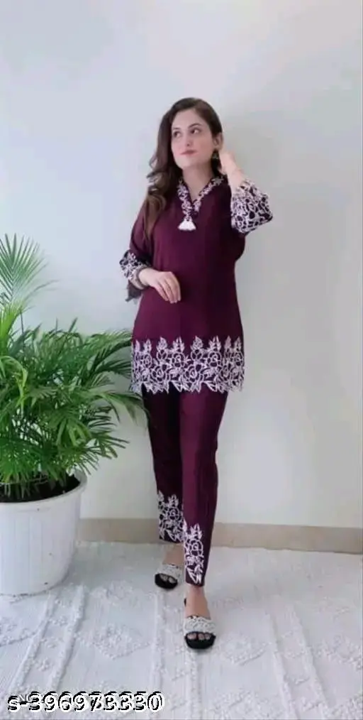 REET MAHAL WOMEN COTTON V-NECK FLORAL DESIGNER CO-ORD SET