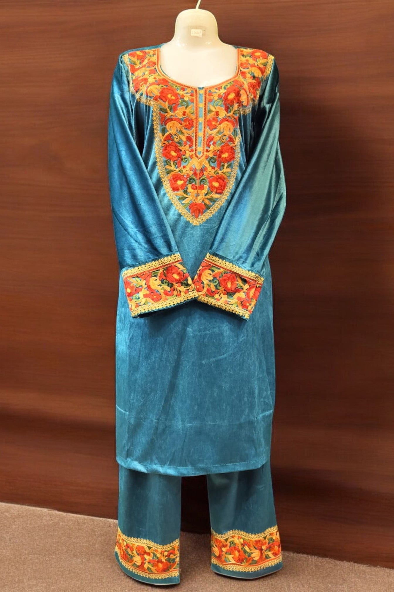 Velvet Pocket Coord Set Elegant Kurta & Pant for Women