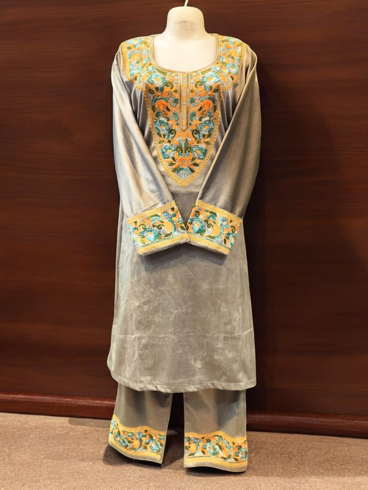 Velvet Pocket Coord Set Elegant Kurta & Pant for Women