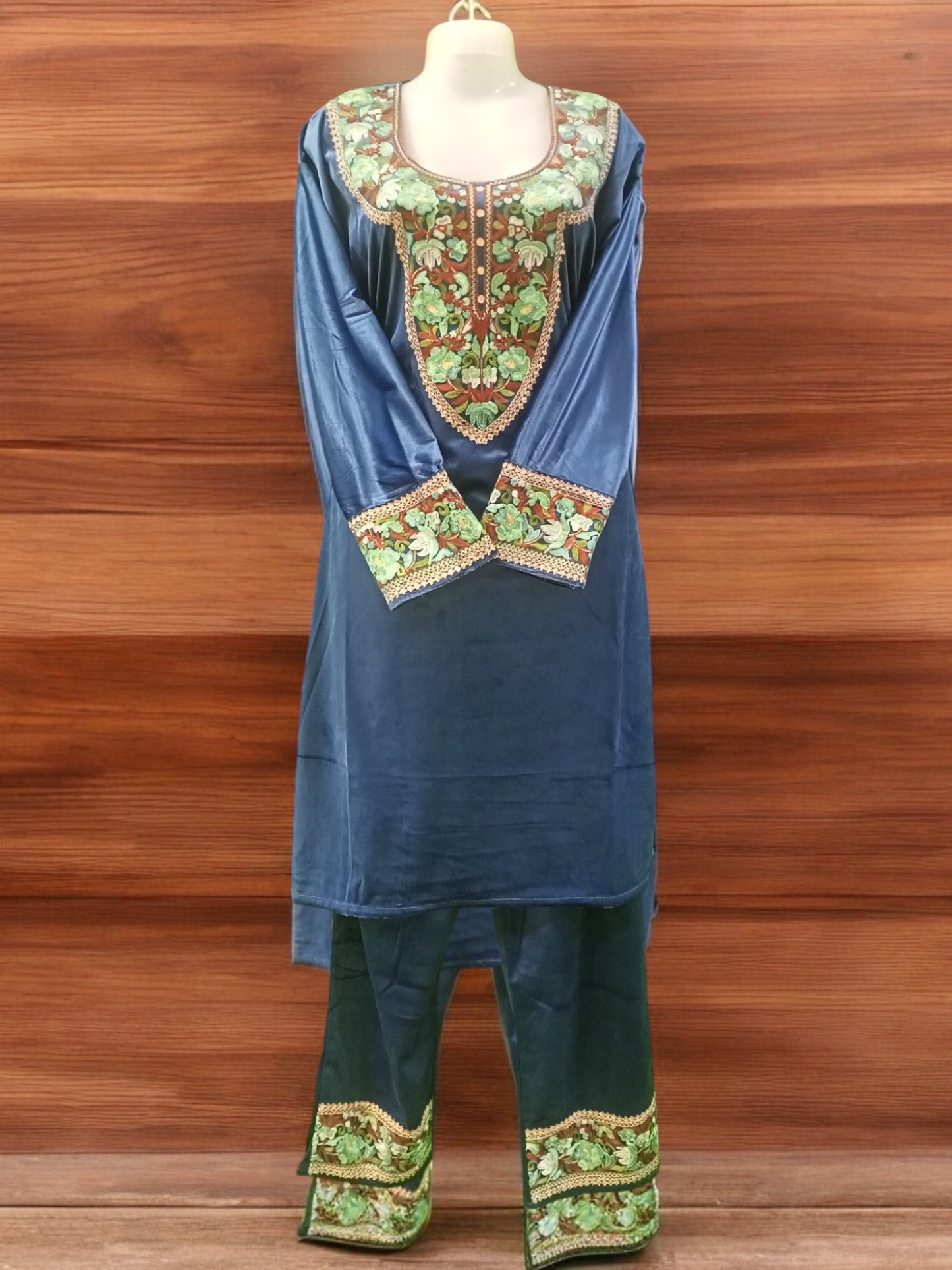 Velvet Pocket Coord Set Elegant Kurta & Pant for Women