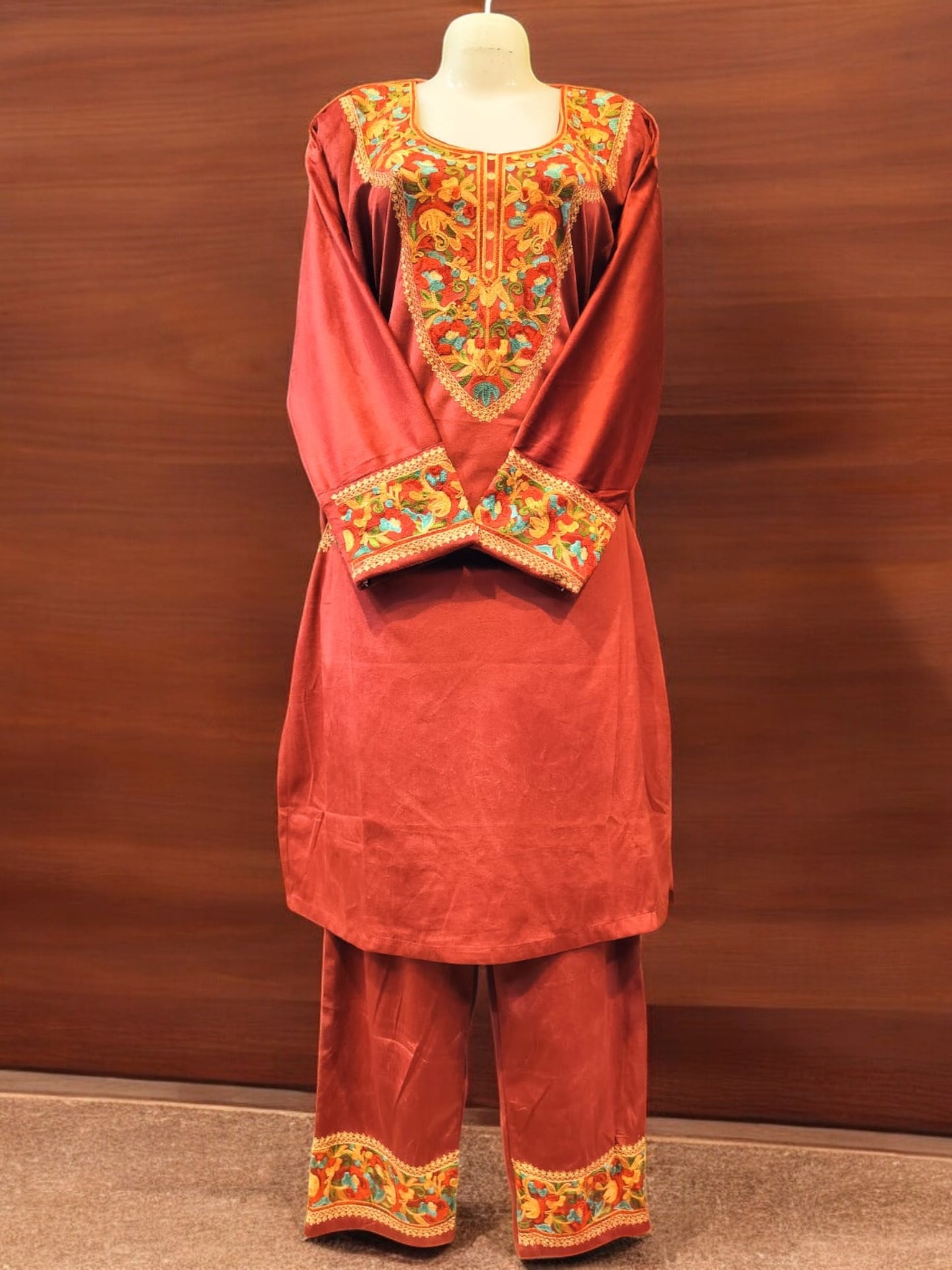 Velvet Pocket Coord Set Elegant Kurta & Pant for Women